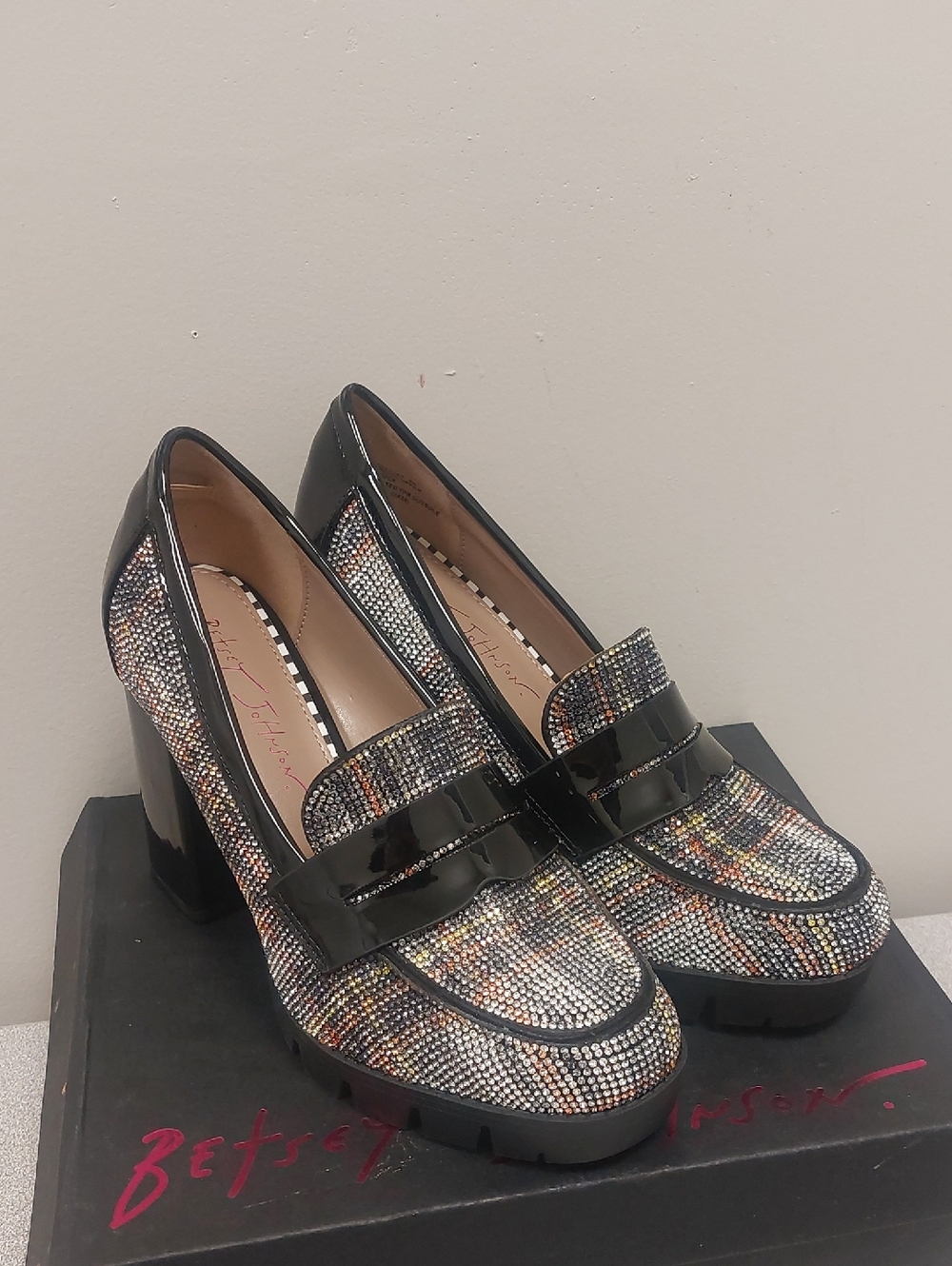 Betsey Johnson Adelyn White Plaid Multi Rhinestone Platform Pumps Sz 8 - Picture 3 of 17